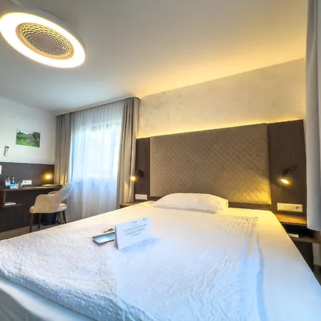 Отель Restaurant Lamm Hebsack 3*