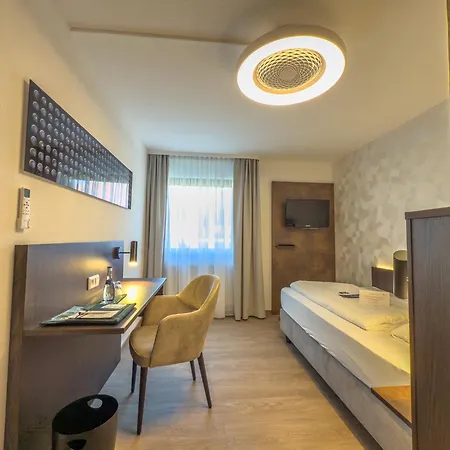 Отель Restaurant Lamm Hebsack 3*